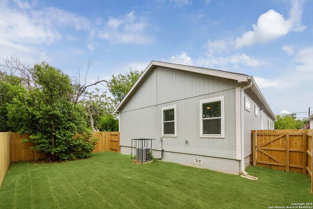 1416 Burleson, San Antonio, TX 78202