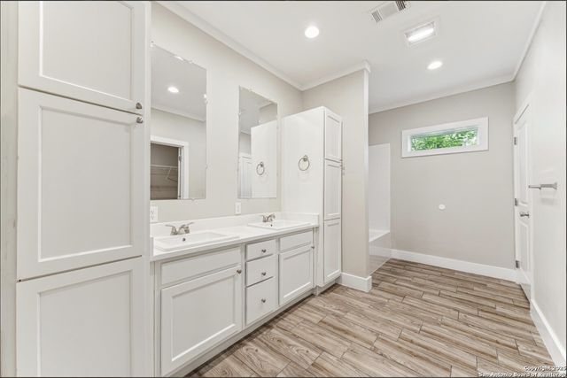 1416 Burleson, San Antonio, TX 78202