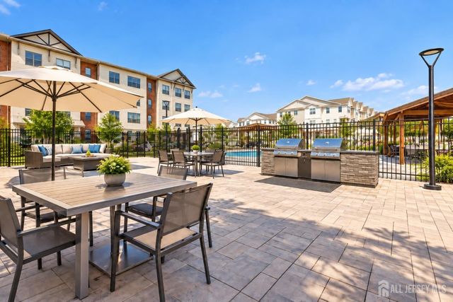 82 Depot Way, Dunellen, NJ 08812