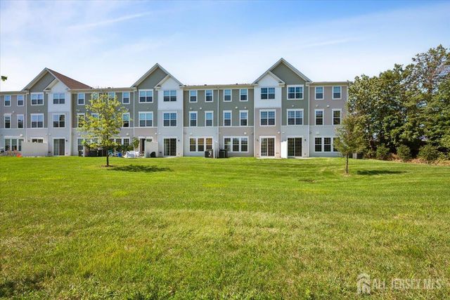 82 Depot Way, Dunellen, NJ 08812