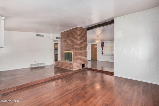 257 W Calle Margarita, Tucson, AZ 85706