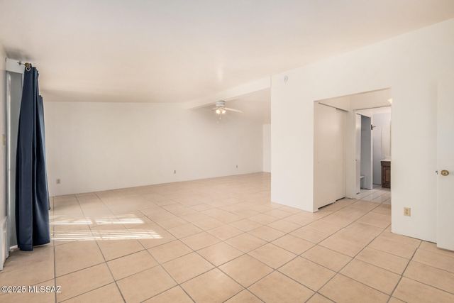 257 W Calle Margarita, Tucson, AZ 85706