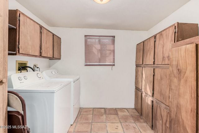 257 W Calle Margarita, Tucson, AZ 85706