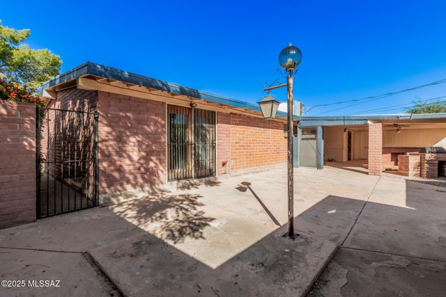 257 W Calle Margarita, Tucson, AZ 85706