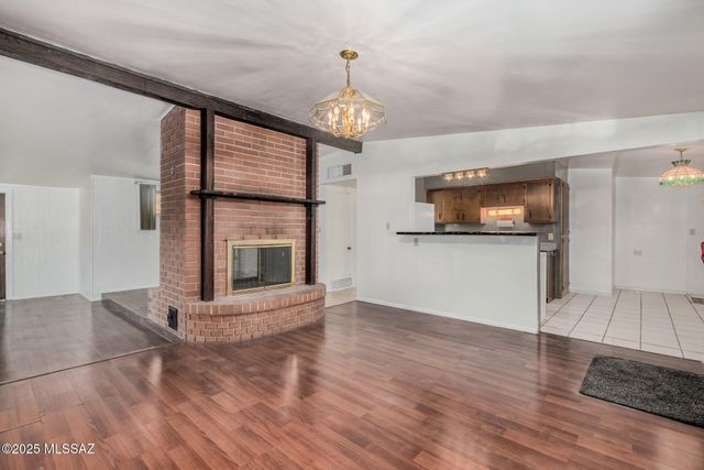 257 W Calle Margarita, Tucson, AZ 85706