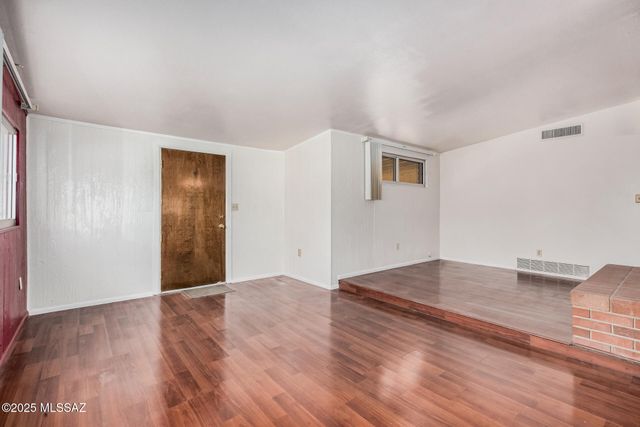 257 W Calle Margarita, Tucson, AZ 85706