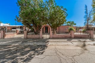 257 W Calle Margarita, Tucson, AZ 85706