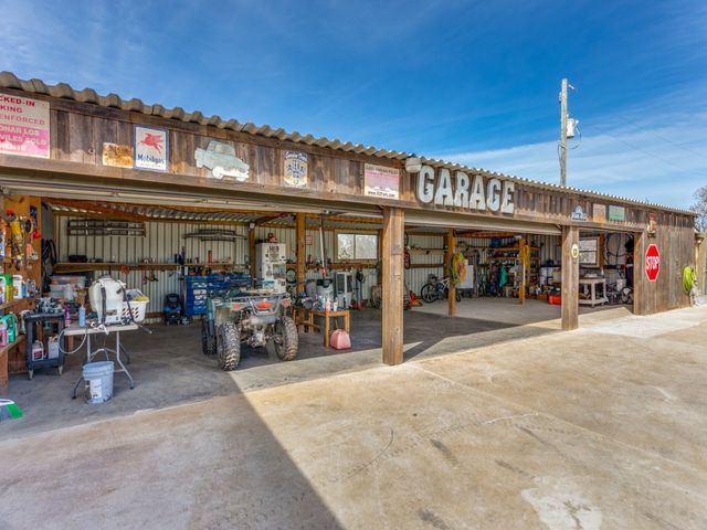 10300 County Road 606, Burleson, TX 76028