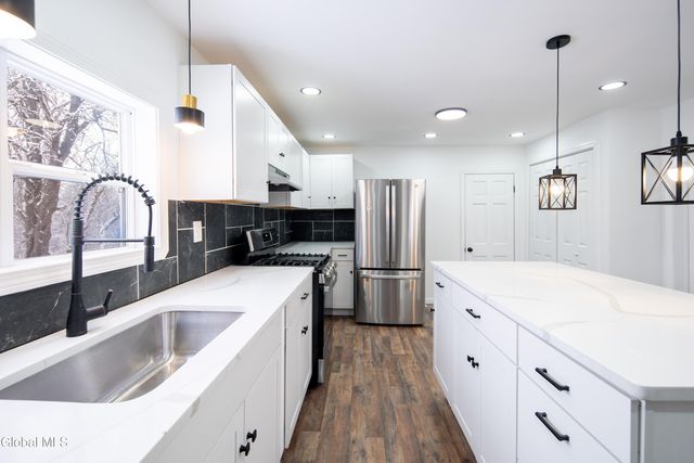 806 Strong Street, Schenectady, NY 12307