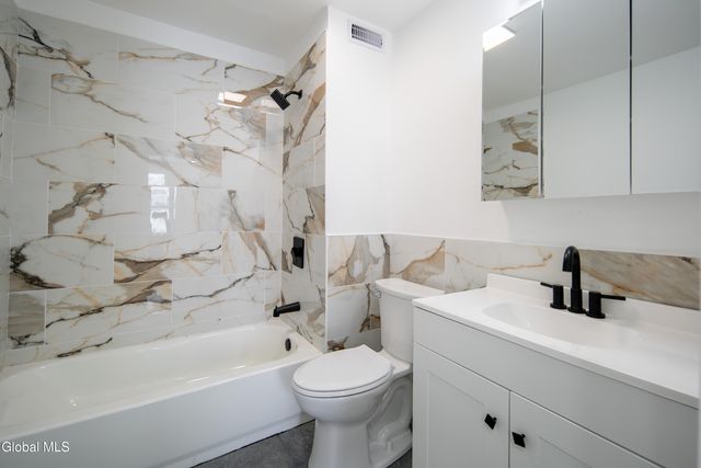 806 Strong Street, Schenectady, NY 12307