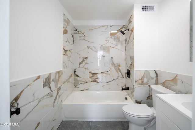 806 Strong Street, Schenectady, NY 12307