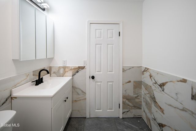 806 Strong Street, Schenectady, NY 12307