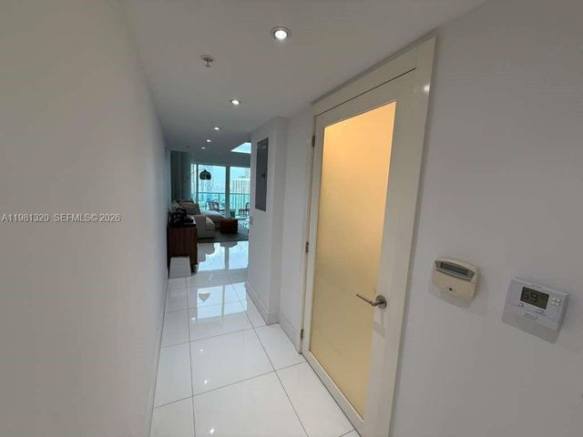 41 SE 5th St 1903, Miami, FL 33131