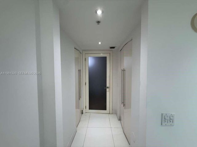 41 SE 5th St 1903, Miami, FL 33131