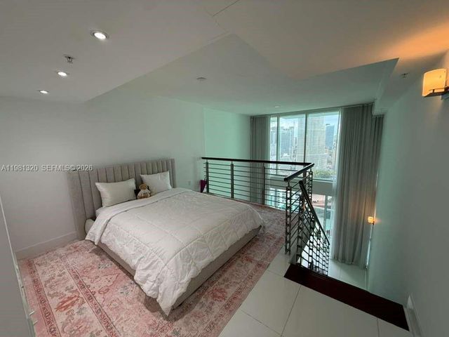 41 SE 5th St 1903, Miami, FL 33131