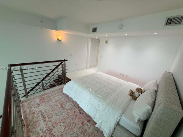 41 SE 5th St 1903, Miami, FL 33131