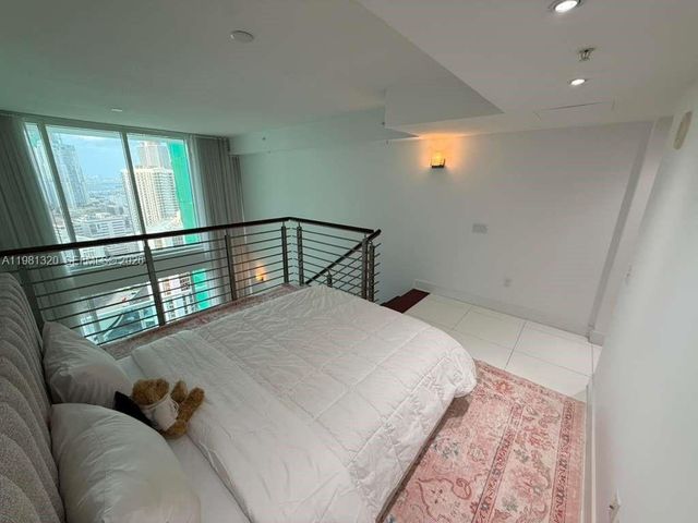 41 SE 5th St 1903, Miami, FL 33131