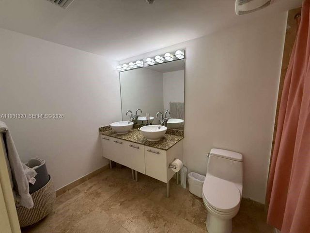 41 SE 5th St 1903, Miami, FL 33131