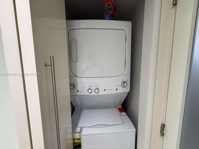 41 SE 5th St 1903, Miami, FL 33131