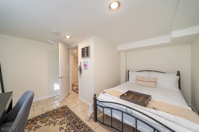 50 Brookwood Dr, Maplewood Twp., NJ 07040