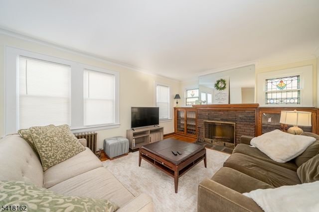 50 Brookwood Dr, Maplewood Twp., NJ 07040