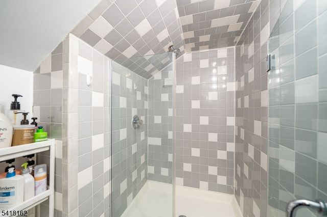 50 Brookwood Dr, Maplewood Twp., NJ 07040