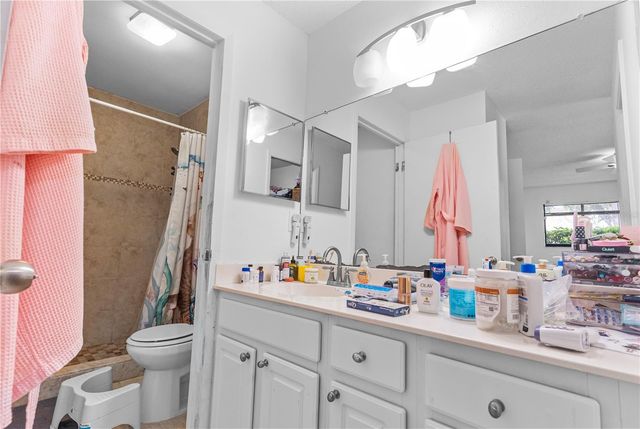 6018 LAKTREE LANE E, Temple Terrace, FL 33617