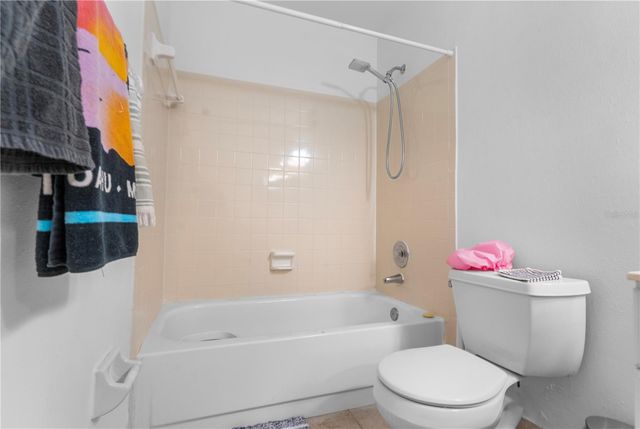 6018 LAKTREE LANE E, Temple Terrace, FL 33617