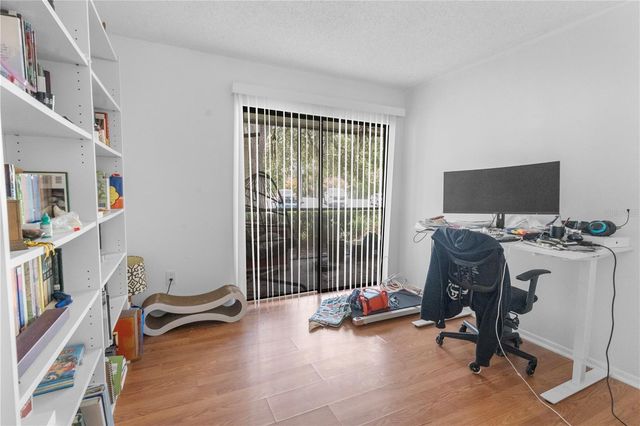 6018 LAKTREE LANE E, Temple Terrace, FL 33617