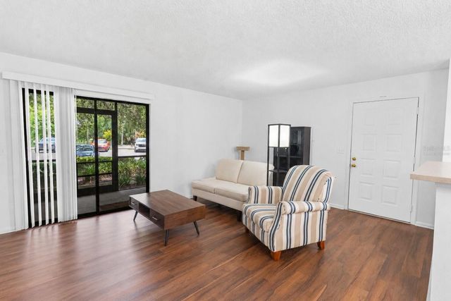 6018 LAKTREE LANE E, Temple Terrace, FL 33617
