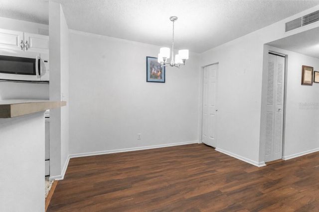 6018 LAKTREE LANE E, Temple Terrace, FL 33617