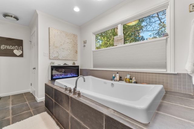 24 Evergreen Court, Little Rock, AR 72227