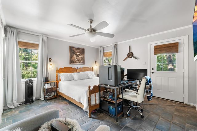 24 Evergreen Court, Little Rock, AR 72227