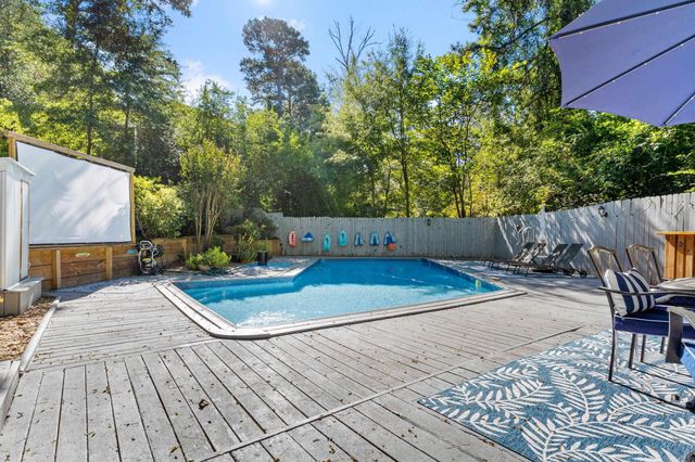 24 Evergreen Court, Little Rock, AR 72227