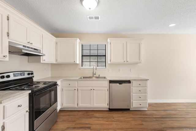 304 SE 2Nd Street, Bryant, AR 72022