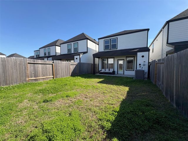 2913 Crown Gate Drive, Houston, TX 77047
