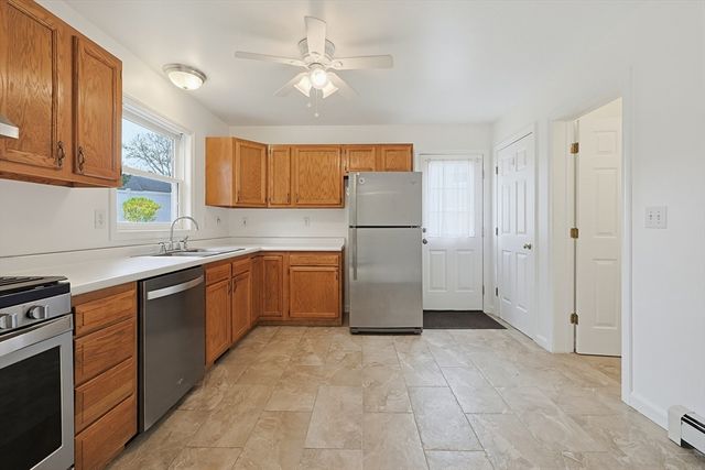 3 Jrs Ln, Franklin, MA 02038