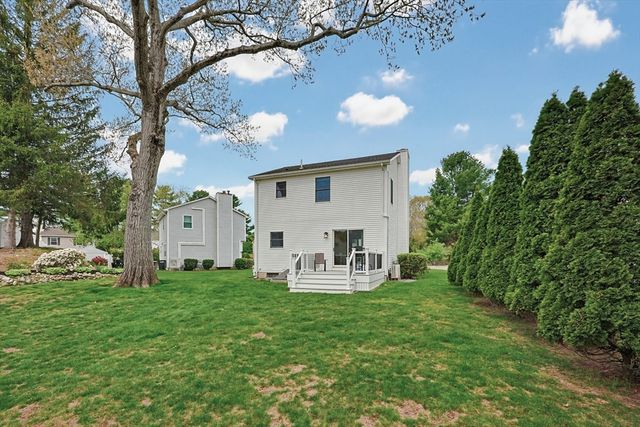 3 Jrs Ln, Franklin, MA 02038