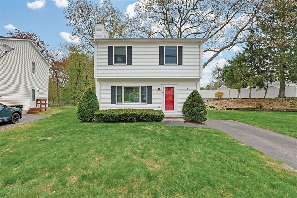 3 Jrs Ln, Franklin, MA 02038