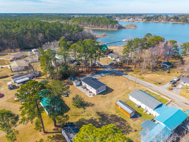 627 Lakeside Drive, Moncks Corner, SC 29461