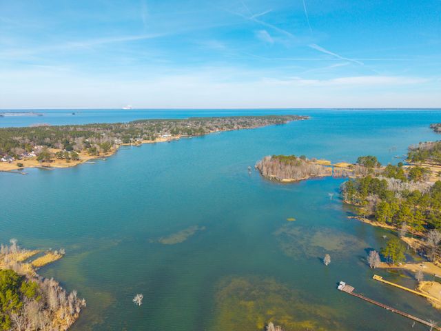 627 Lakeside Drive, Moncks Corner, SC 29461