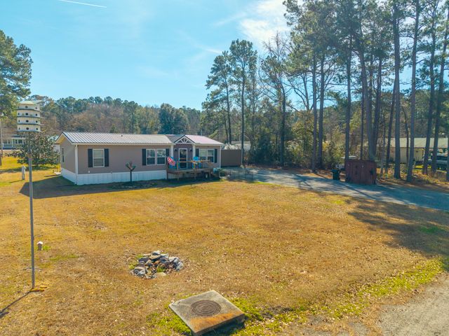 627 Lakeside Drive, Moncks Corner, SC 29461