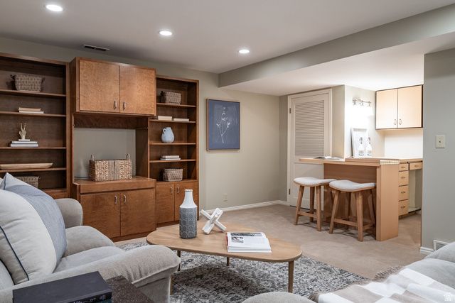 2390 E BERNADINE DR, Salt Lake City, UT 84109