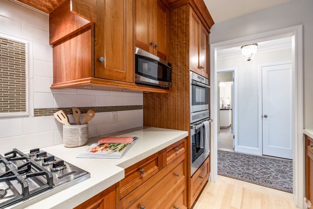 2390 E BERNADINE DR, Salt Lake City, UT 84109