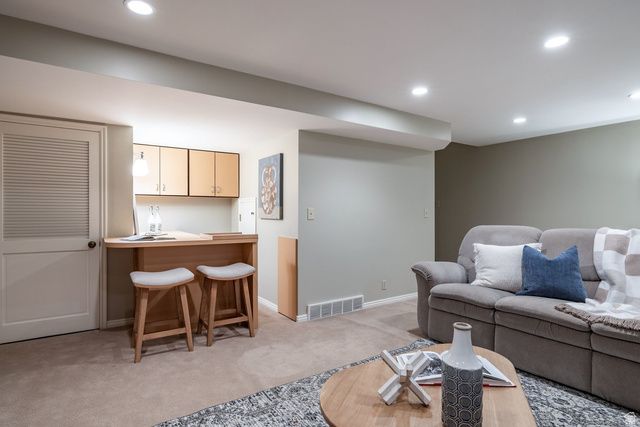 2390 E BERNADINE DR, Salt Lake City, UT 84109