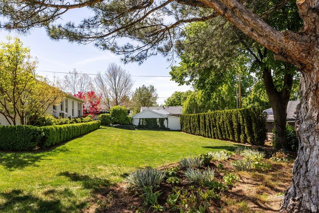 2390 E BERNADINE DR, Salt Lake City, UT 84109