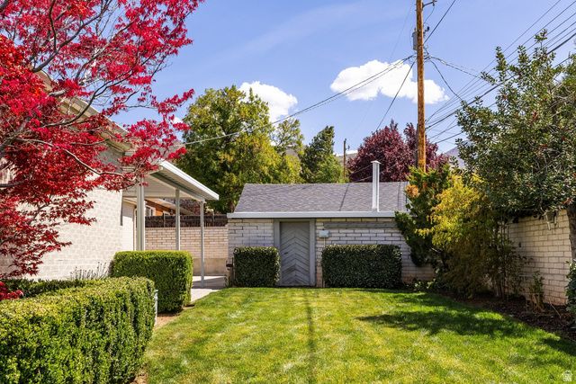 2390 E BERNADINE DR, Salt Lake City, UT 84109