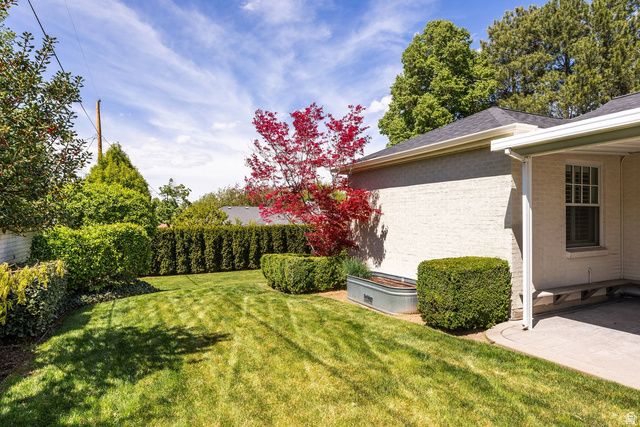 2390 E BERNADINE DR, Salt Lake City, UT 84109