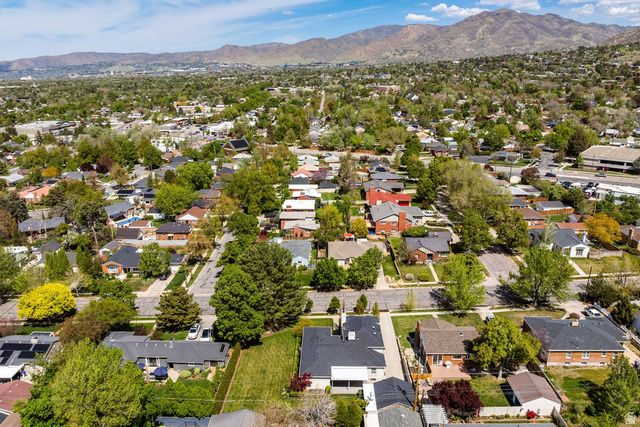 2390 E BERNADINE DR, Salt Lake City, UT 84109