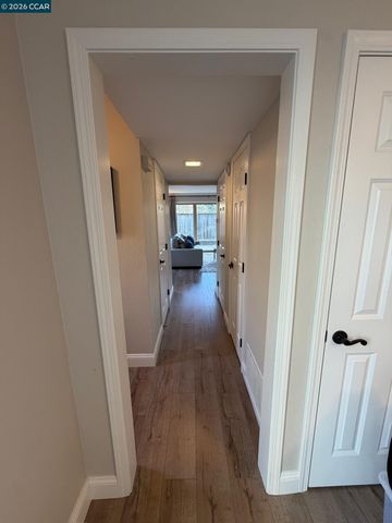 1827 Holland Dr, Walnut Creek, CA 94597